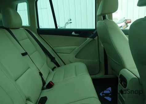 2012 Volkswagen Tiguan Se z USA, uszkodzony, nr VIN WVGBV7AX2CW596336